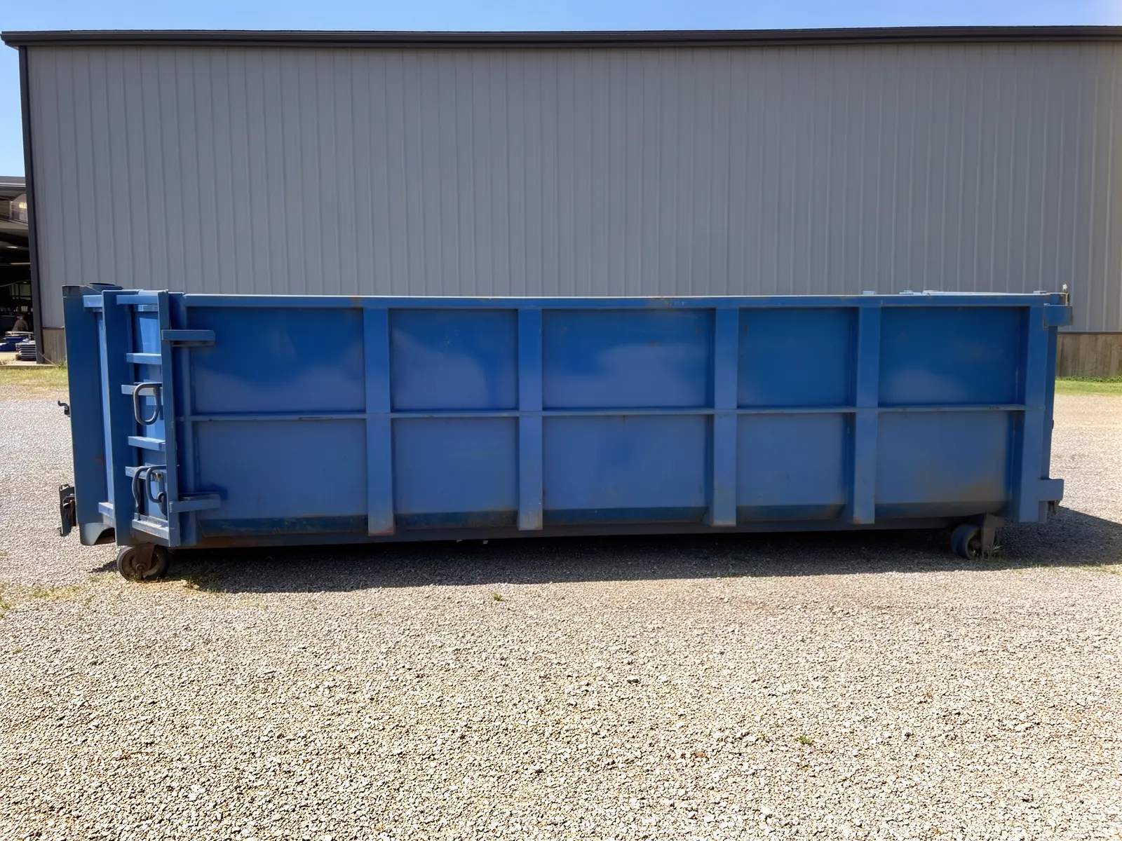 Roll-off dumpster from Ridgeby Family Dumpster Rental in Memphis, TN
